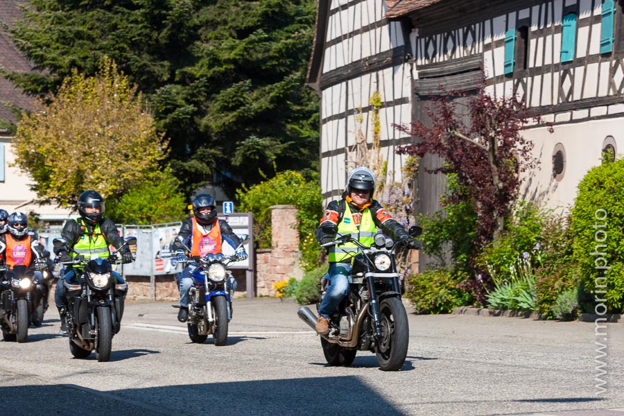 Les motards paradent dans les rues Wickersheim